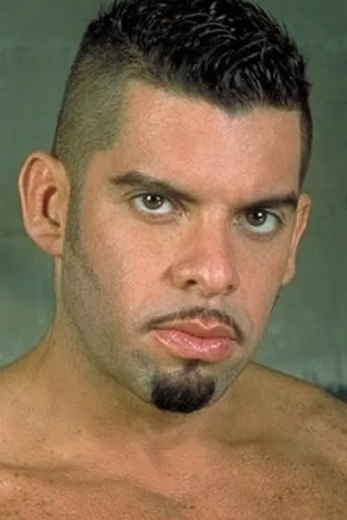 Mario Ortiz interpretando a 