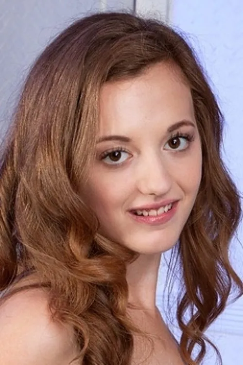 Marissa Mae interpretando a 