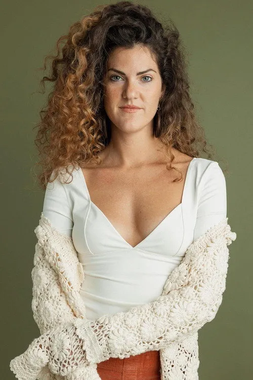 Marissa Paolella interpretando a Liz