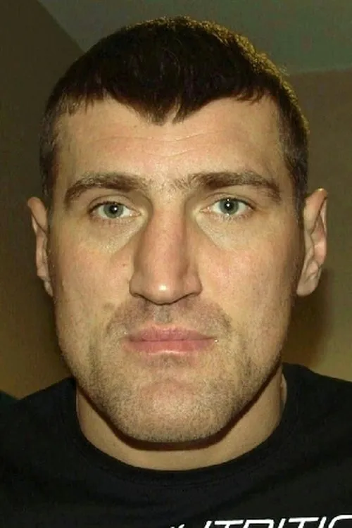 Mariusz Wach interpretando a Self