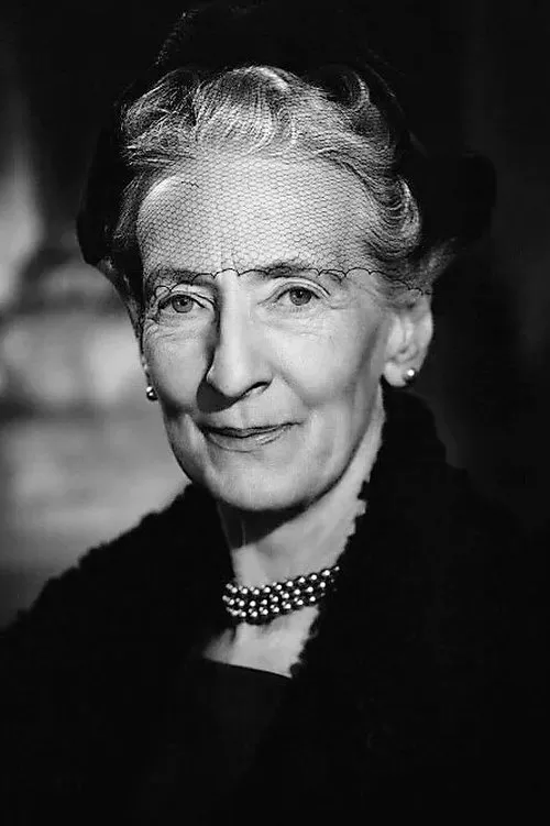 Marjorie Fielding interpretando a Mrs. Chalk