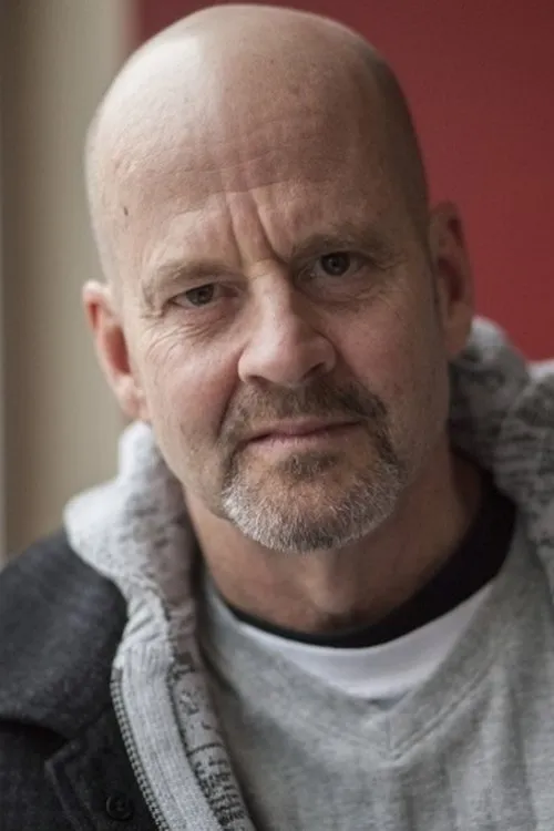 Mel Leonard ha trabajado con Mark Anderako en 1 ocasiones