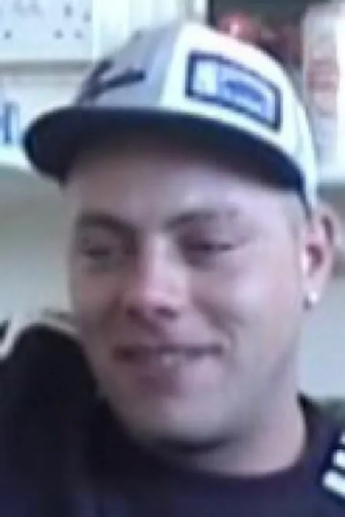 Mark Blakely interpretando a (Archive Footage)