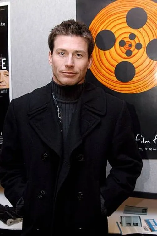 Tony Montana ha trabajado con Mark Brian Smith en 1 ocasiones