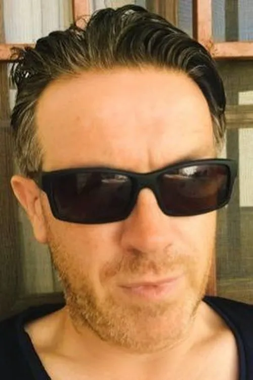 Owen Whitelaw ha trabajado con Mark Cox en 1 ocasiones