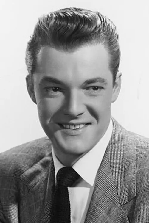 Mark Daniels interpretando a Jogendra