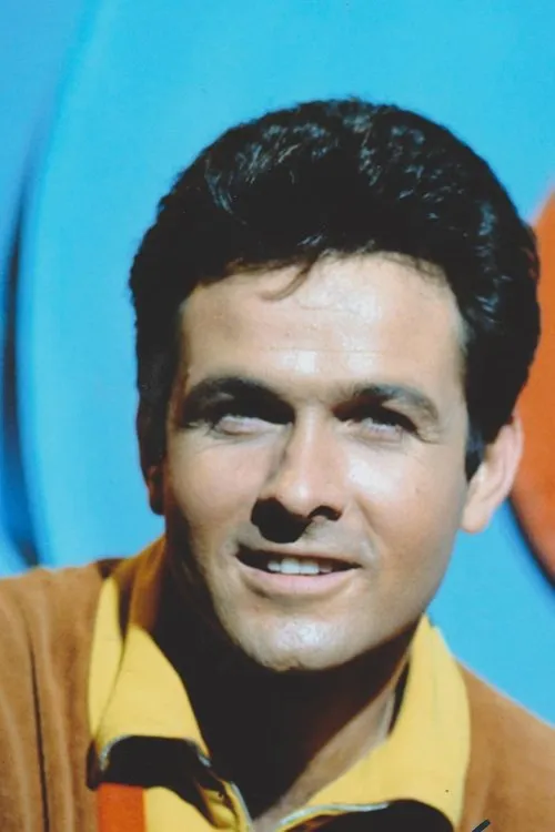 Mark Goddard interpretando a Edward Flemming