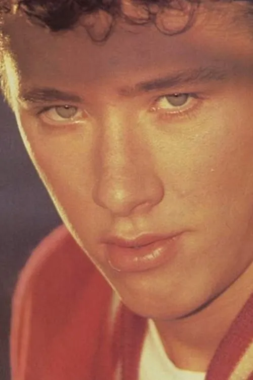 Mark Jennings interpretando a