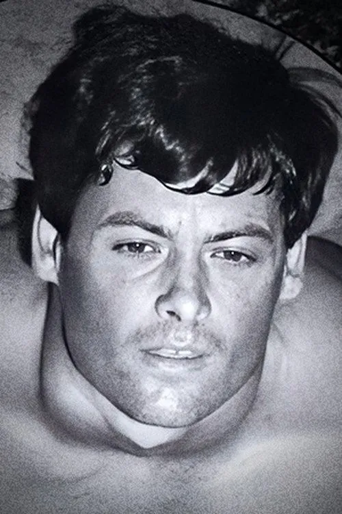 Mark Leonard interpretando a (segment 