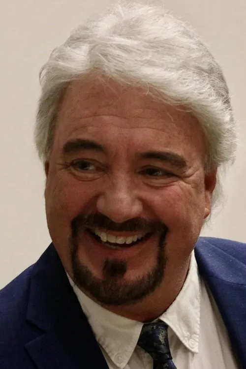 Mark Leyendecker interpretando a Zachary Hoffenburger