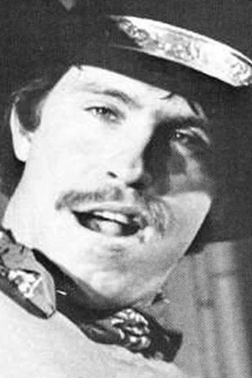 Mark Murray interpretando a (segment