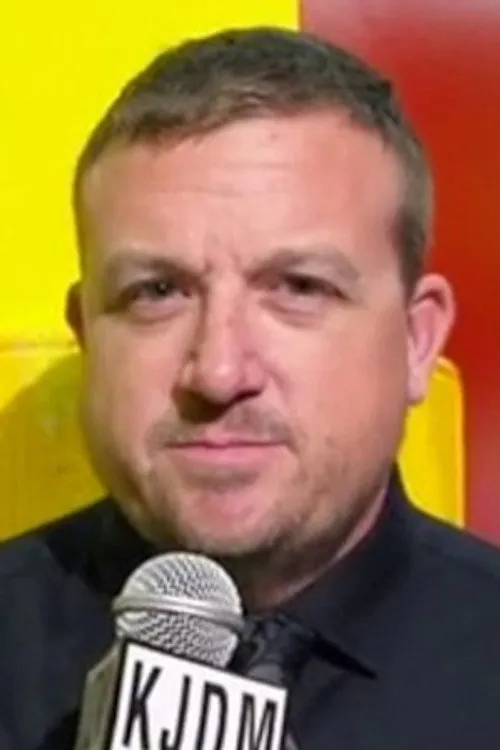 Mark Nicholson interpretando a new homeowner