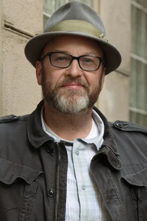 Beau Dremann ha trabajado con Mark Roberts en 1 ocasiones