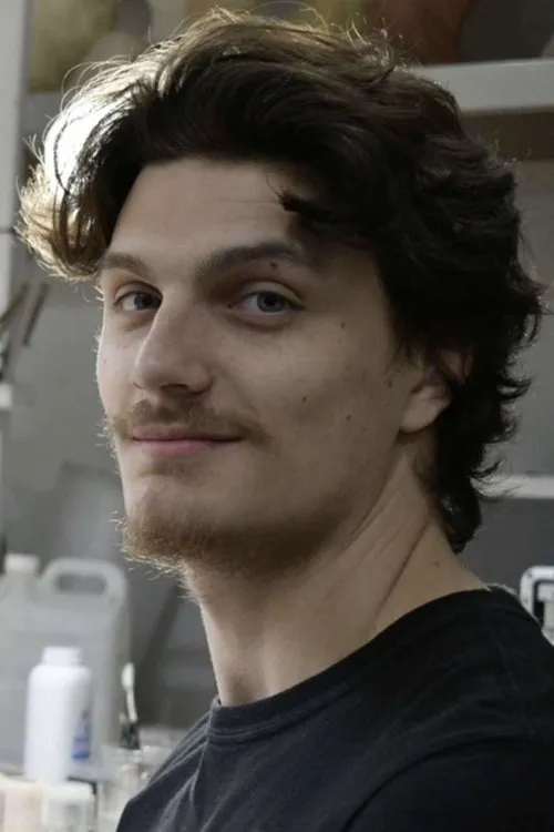 Liam Finlayson ha trabajado con Mark Wehbe en 1 ocasiones