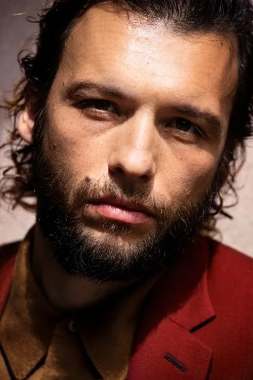 Marlon Joubert interpretando a Giuliano Picariello