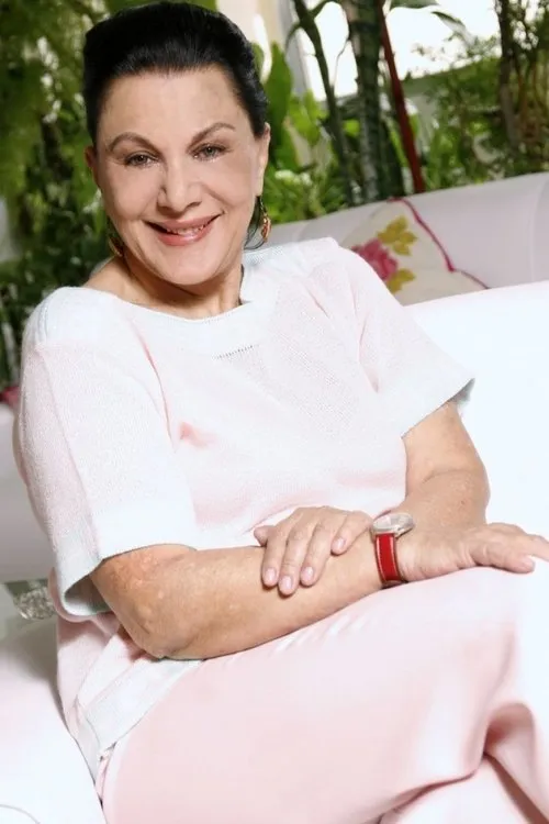 Marly Bueno interpretando a Lídia