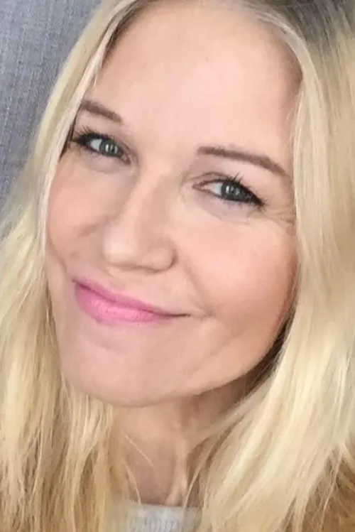 Marnie Sutherland interpretando a The Teacher