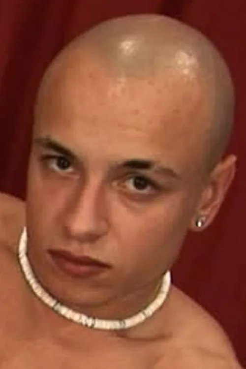 Maro Madl interpretando a 