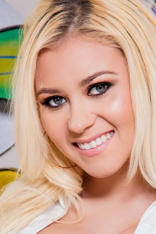 Marsha May interpretando a 