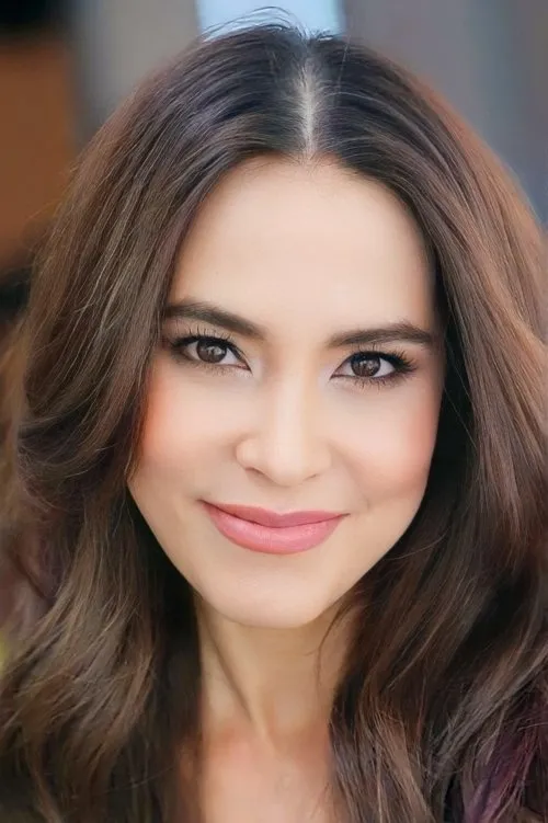 Marsha Vadhanapanich interpretando a 