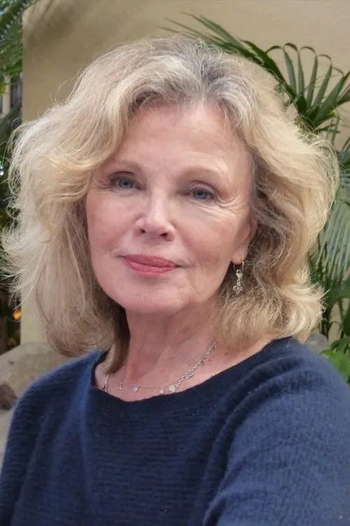 Marta Kristen interpretando a Judy Robinson (archive footage)