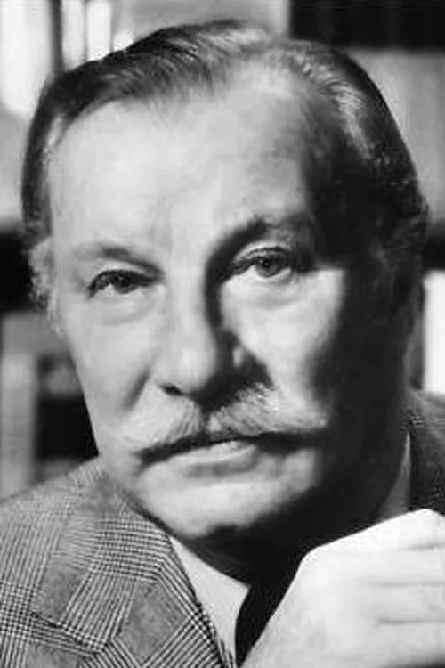 Martin Held interpretando a Beno von Stürler