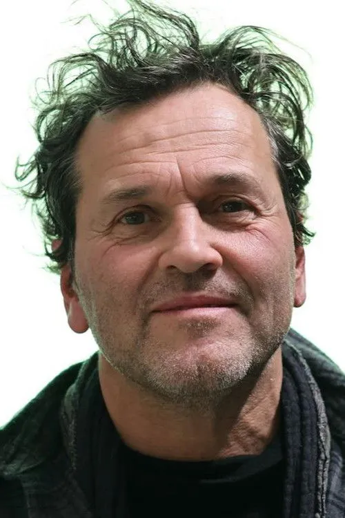 Jean-René Dufort ha trabajado con Martin Léon en 1 ocasiones