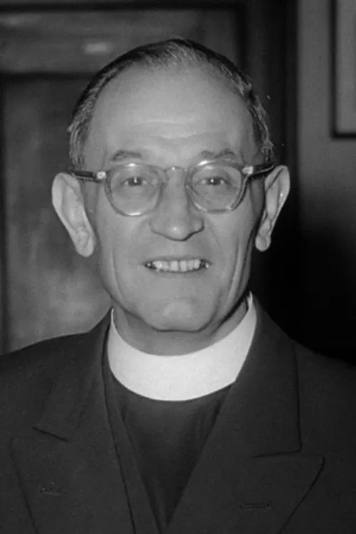Martin Niemöller interpretando a Martin Niemöller