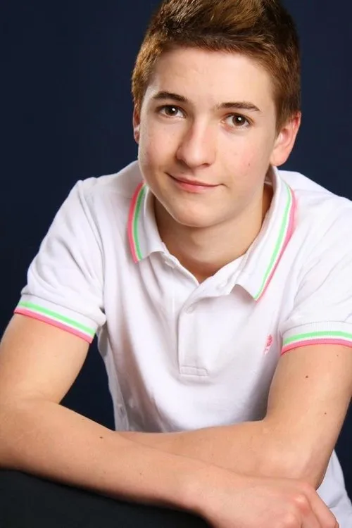 Martin Nissen interpretando a Seth