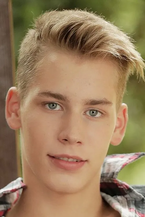 Martin Rivers interpretando a 