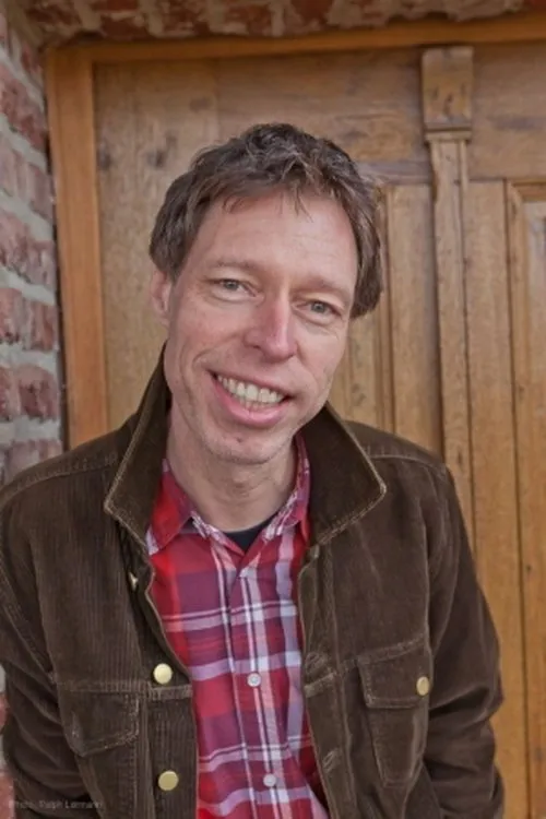 Martin Schneider interpretando a Speedy