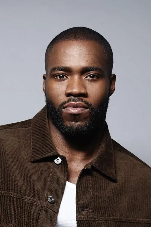 Martins Imhangbe interpretando a Bagot / Duke of Aumerle