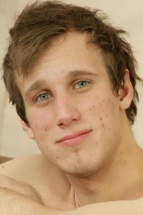 Marty Gray interpretando a 