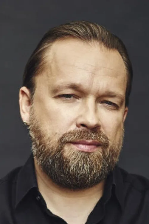 Martynas Starkus interpretando a Martynas Starkus