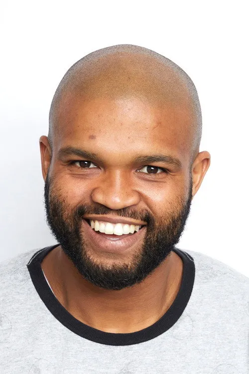 Guy Eluhu ha trabajado con Marvin Safoor en 1 ocasiones
