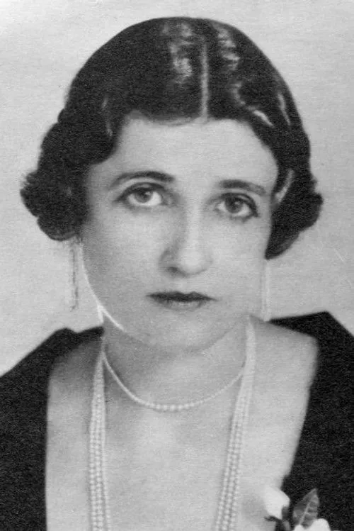 Mary Hinton interpretando a Mrs. Higgins