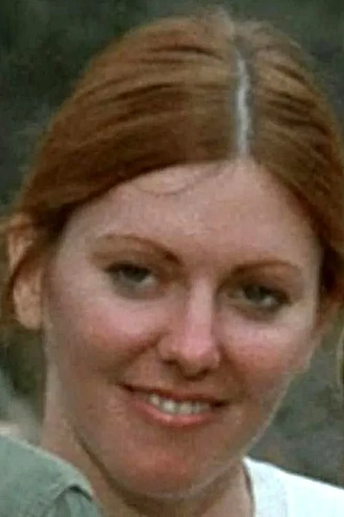 Mary Peters interpretando a Nurse