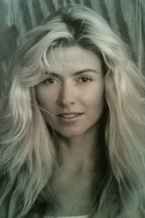 Marya Beauvais interpretando a Kendra Richards