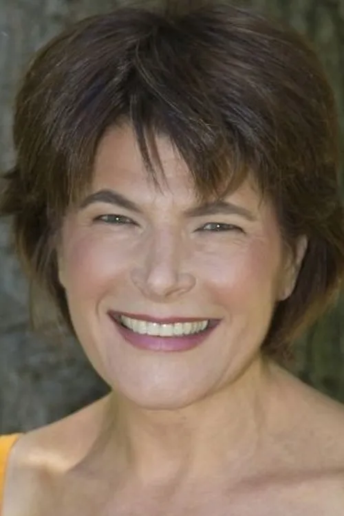 Marya Zimmet interpretando a Rosalie