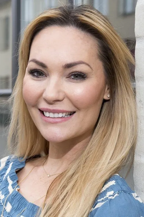 Mascha Vang en su biografía y filmografía