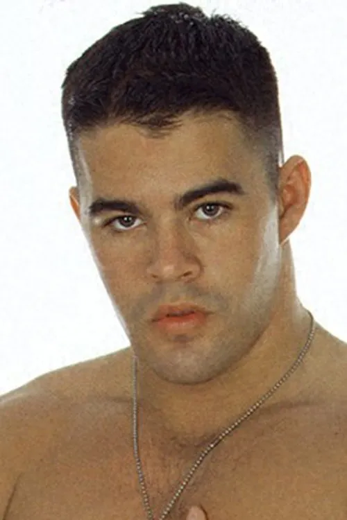 Mason Jarr interpretando a Credited as Ron Payton