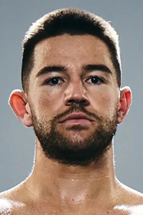 Mason Smith interpretando a Self