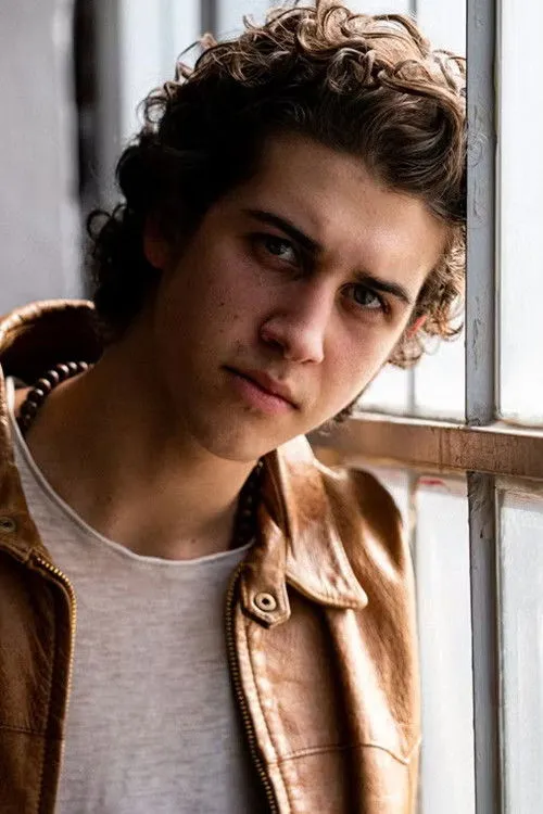 Massimiliano Motta interpretando a Samuel