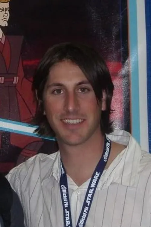 Mat Lucas interpretando a Justin