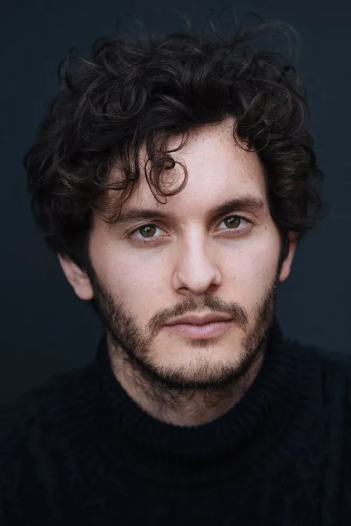 Toby Leonard Moore ha trabajado con Mat Vairo en 1 ocasiones