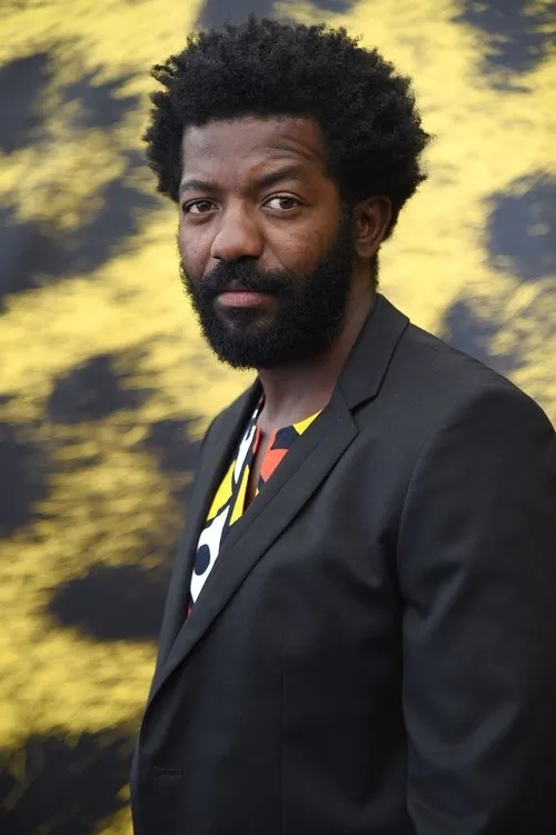 Matamba Joaquim interpretando a Quim