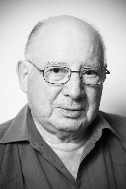 Matei Alexandru interpretando a Colae