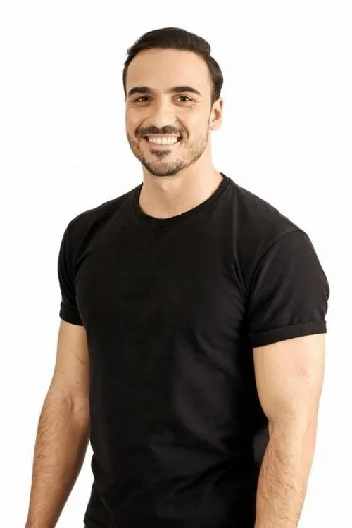 Joseph Thompson ha trabajado con Matei Negrescu en 1 ocasiones