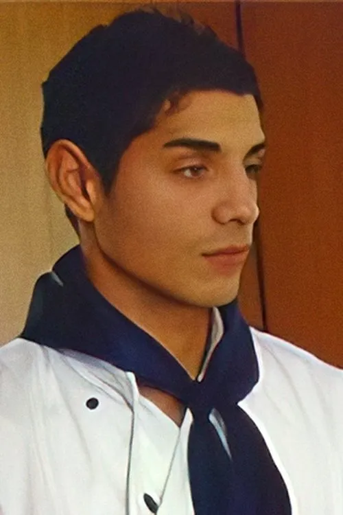 Mateo Saray interpretando a