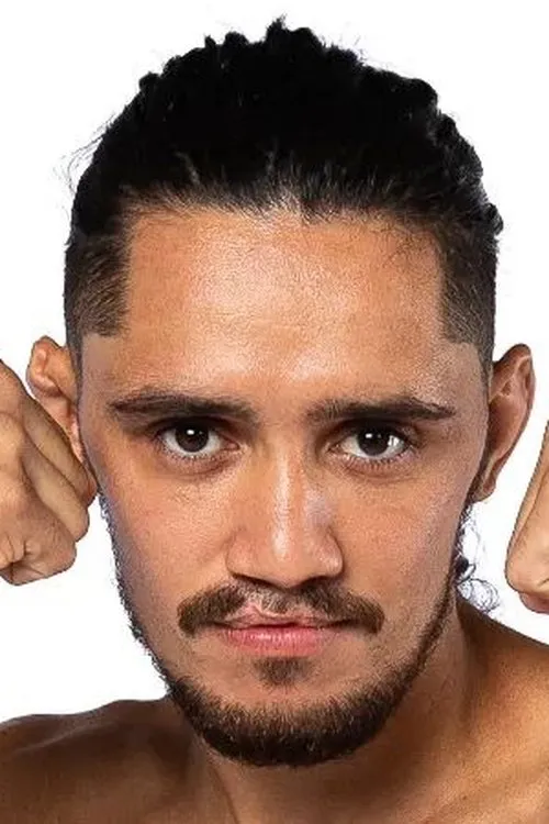 Mateus Brauns interpretando a Self